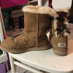 LIKE NEW UGGS
